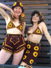 Load image into Gallery viewer, Granny Square Workshop with SunflowerRaes