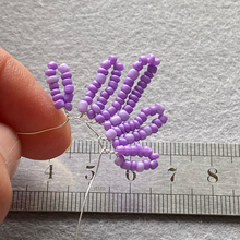 Load image into Gallery viewer, Illustrated step-by-step instructions from the anemone beaded flower kit.
