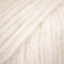 Load image into Gallery viewer, Luca-S Cloud Alpaca Aran Yarn in Off White by Luca-S