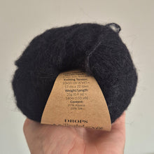 Load image into Gallery viewer, Drops Silk Alpaca- Black with label
