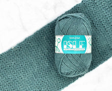Load image into Gallery viewer, Isle Aran Yarn - World of Wool
