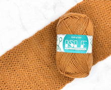 Load image into Gallery viewer, Isle Aran Yarn - World of Wool
