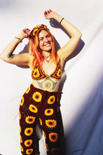Load image into Gallery viewer, Granny Square Workshop with SunflowerRaes
